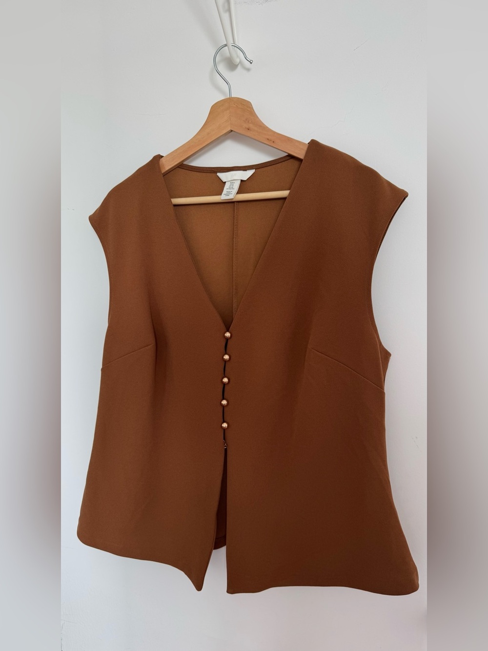 H&M Brown Sleeveless V-Neck Buttoned Front Top